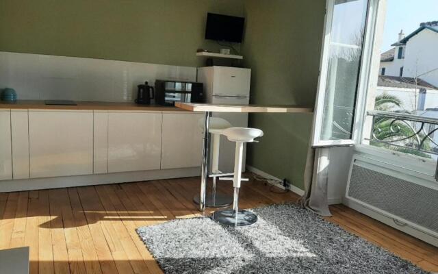 Appartement Biarritz, 1 pièce, 2 personnes - FR-1-239-612