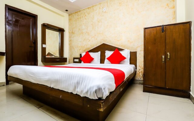 OYO 9448 Hotel Karan Palace