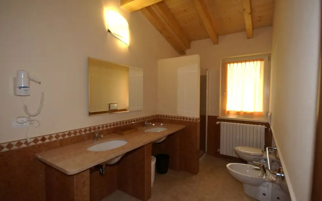 Beautiful Apartment in Idro With Pool