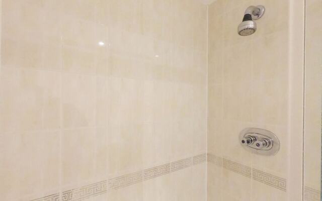 Central Spacious & Stylish Apartment