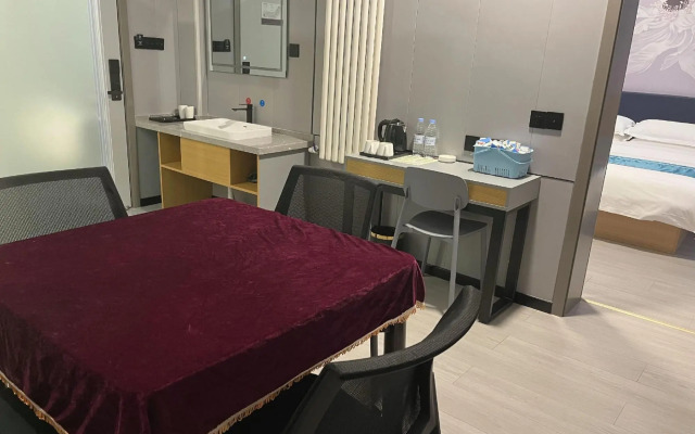 Home Inn Bobai Cloud (Haiyang Jinhailuo Plaza)