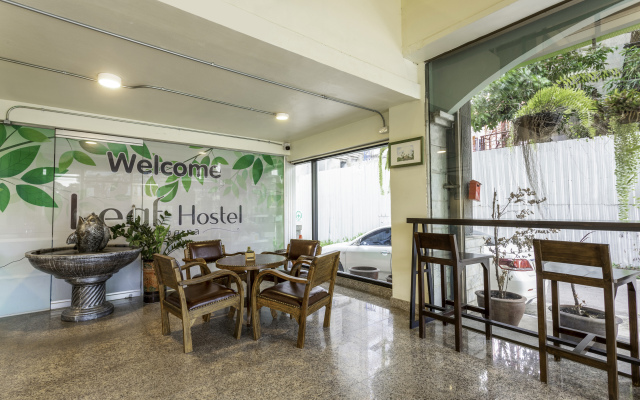 OYO 928 Leaf Hostel