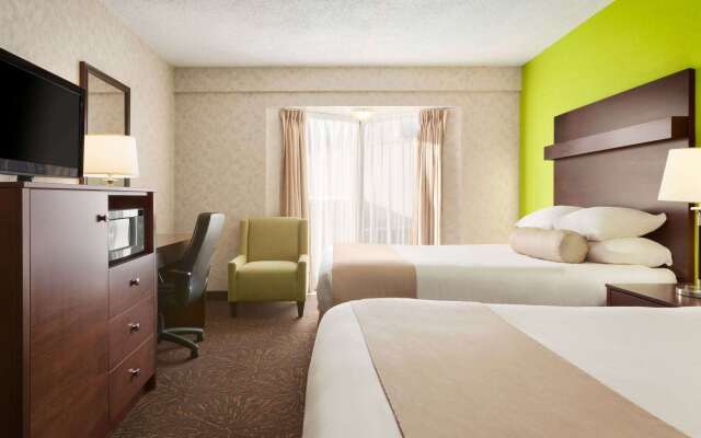 Travelodge by Wyndham Lloydminster