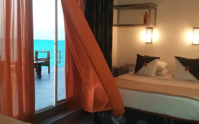 Game Fish Apartment