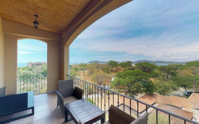 Peninsula 64 Penthouse