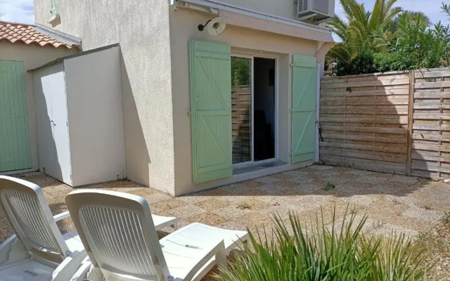 Maison avec piscine collective sur Gruissan 6MIN39