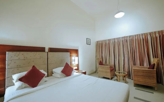 Hotel Devaragam