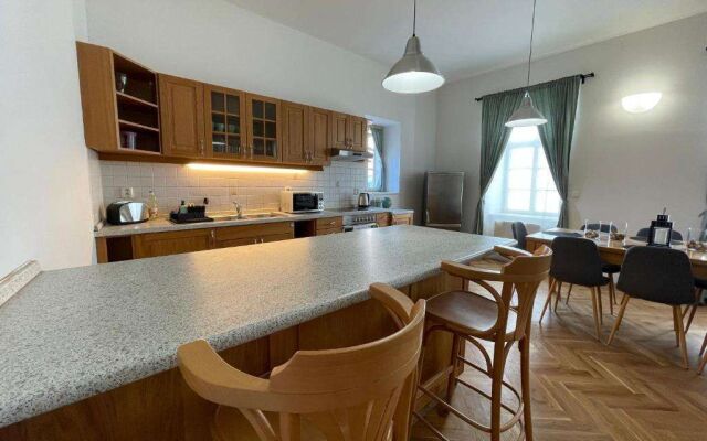 White Swan Boutique Apartments