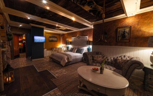 Paul's Fantasia Boutique Suites