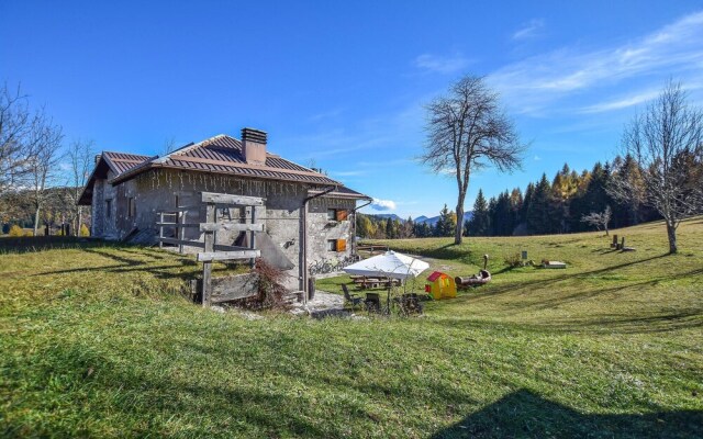 Awesome Home in Castello Tesino With 4 Bedrooms and Wifi