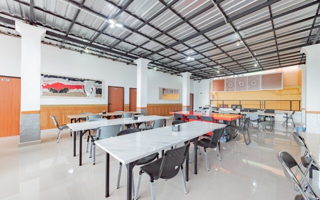 Urbanview Hotel 99 Syariah Banjarbaru by RedDoorz