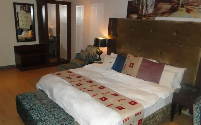 Capital Inn Plus