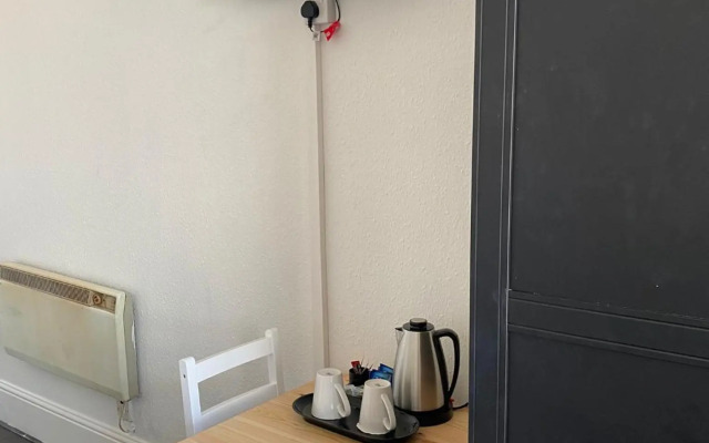 Spacious Two Bedroom Apartment in Westminster