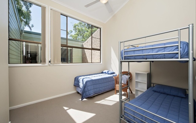 23 'Bay Parklands', 2 Gowrie Avenue - Little Beach, Air Con, Pool And Tennis Court – Guest Rooms – Nelson Bay
