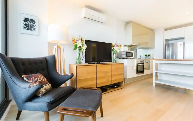 EVA, 1BDR Melbourne Apartment