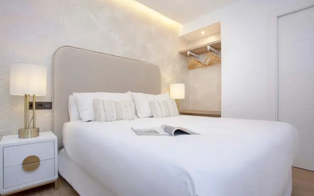 Exclusive Apartment in Granada Center. Alhondiga II