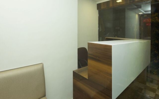 OYO 17393 Hotel Elite Plaza