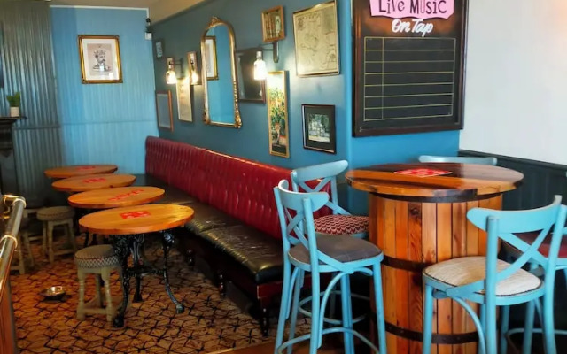 OYO The Victorian Tap B&B