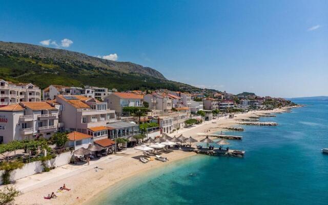 Luxury Villa Lucas with heated pool, whirlpool, sauna, 14 pax