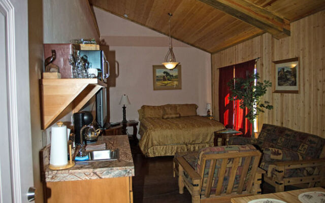 DiamondStone Guest Lodges