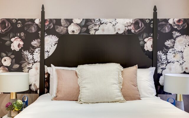 The Earl's Court Retreat - Modern & Central 2BDR with Garden