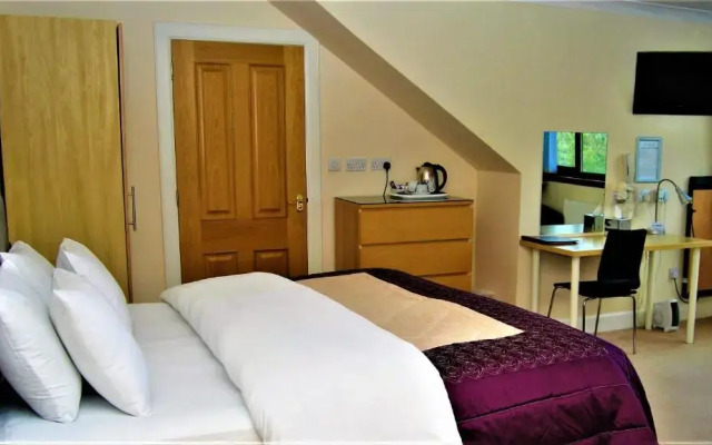 The Old SchoolHouse Hotel