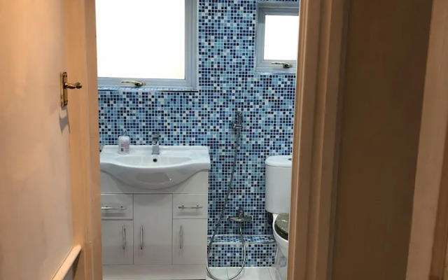 Lovely 3-bed House in Farnham Royal Slough