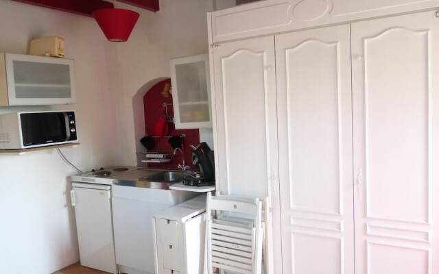 Chambre Rouge et Vin Blanc