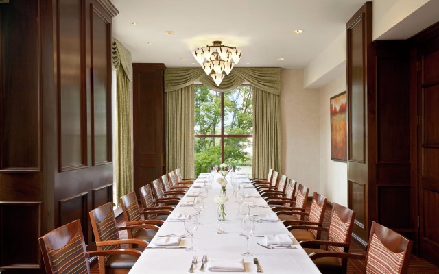 DoubleTree Suites by Hilton Hotel Boston - Cambridge