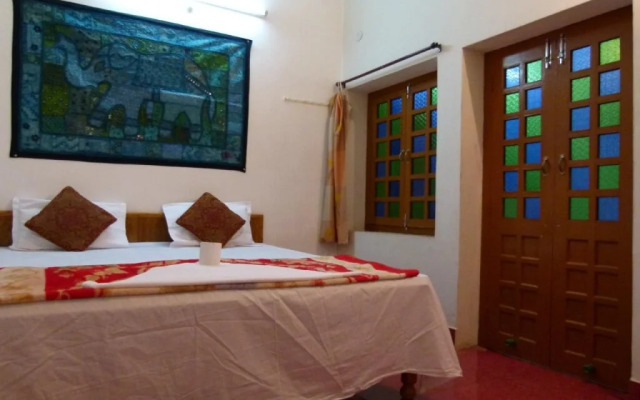Gajanand Guest House