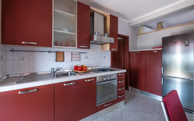 Beautiful Home in Ravni With Wifi and 3 Bedrooms