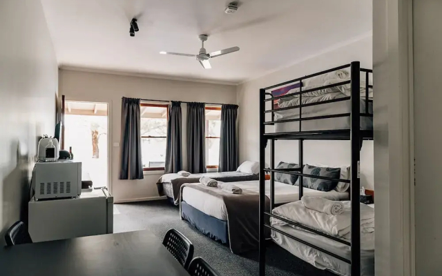 Port Albert Motel