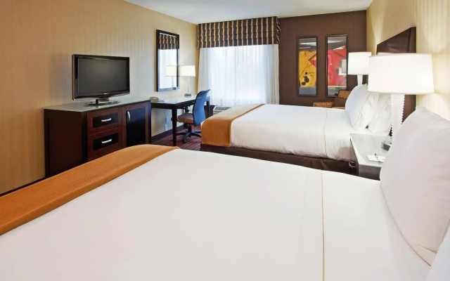 Holiday Inn Express Suites Belmont by IHG