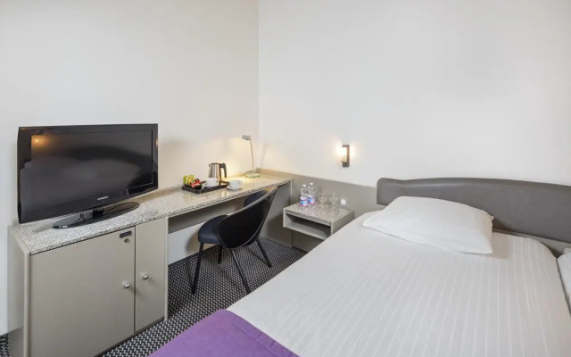 Hotel Fly Away Zurich Airport – Guest Rooms – Kloten