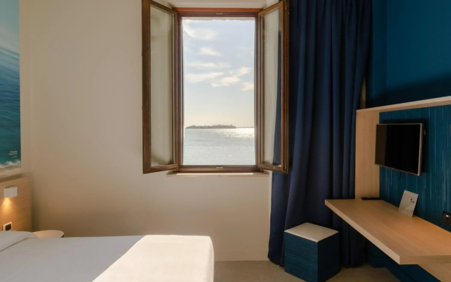 Hotel Acropole