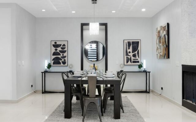 Walefield by Avantstay Mid-wilshire Home + Pool