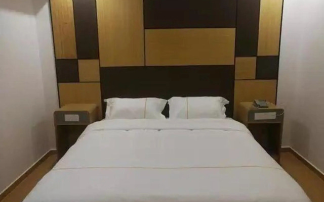 Crown Hotel Shanghai Fushi