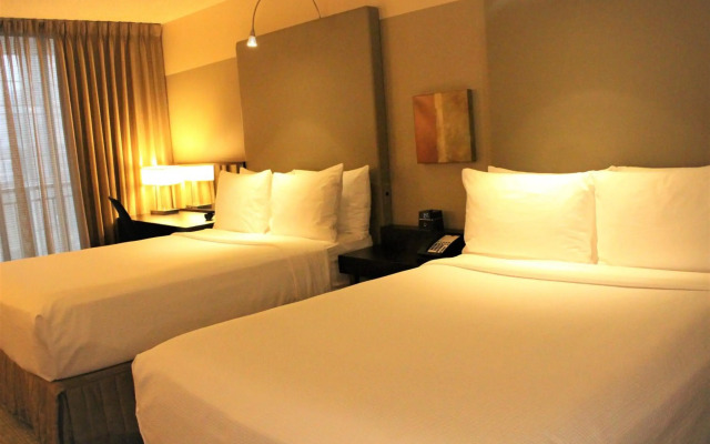 Crowne Plaza Chicago West Loop by IHG