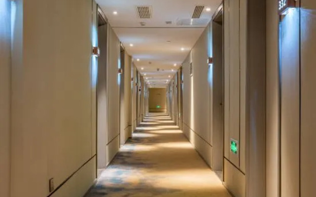 Homeinn Selected Hotel (Jinan Zhangqiu Hong Kong Street Baimai Spring)