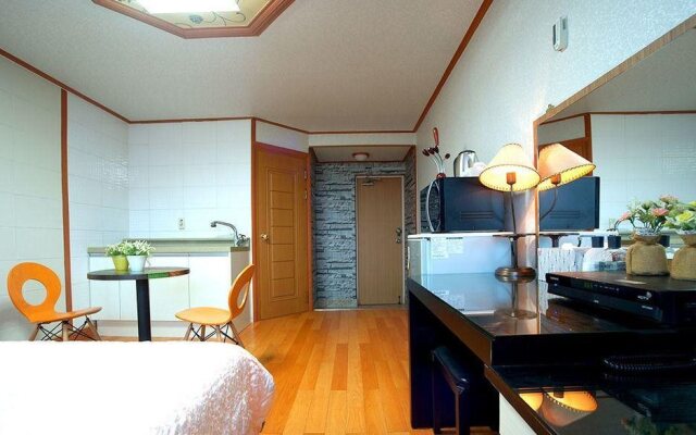 Jeju E-house Pension