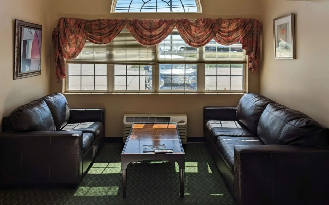 St Clair Inn and Suites