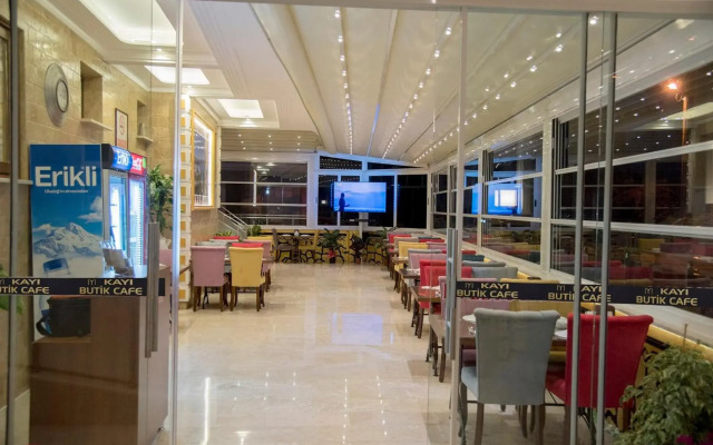 Kayi Hotel