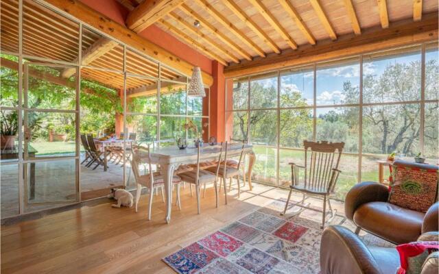 Stunning Home in Impruneta With 3 Bedrooms and Wifi