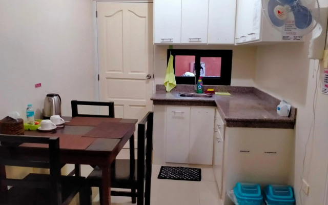 V.F. Riton Apartelle