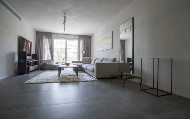 Sasson & Co Luxury apartment Neve Tsedek