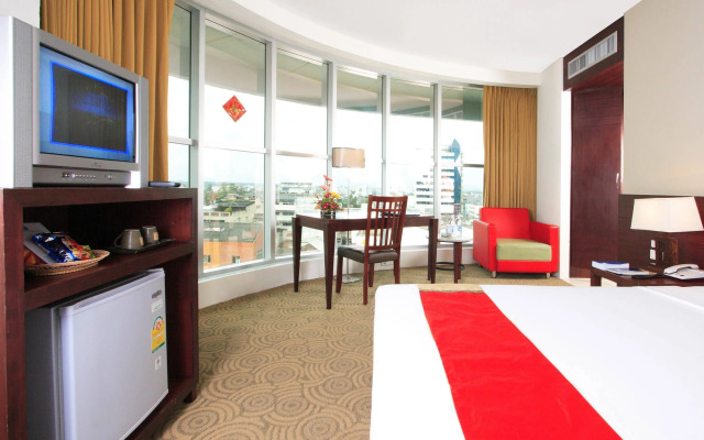 Golden Crown Grand Hotel