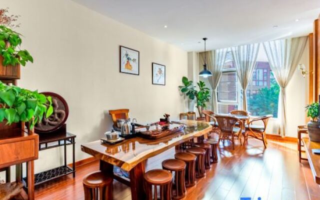 Qujing Longju Hotel (Zhanyi Passenger Terminal Branch)