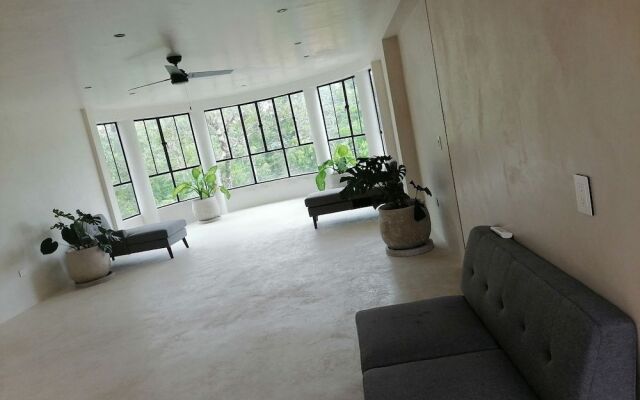 Jungle Mansion & Cuisine