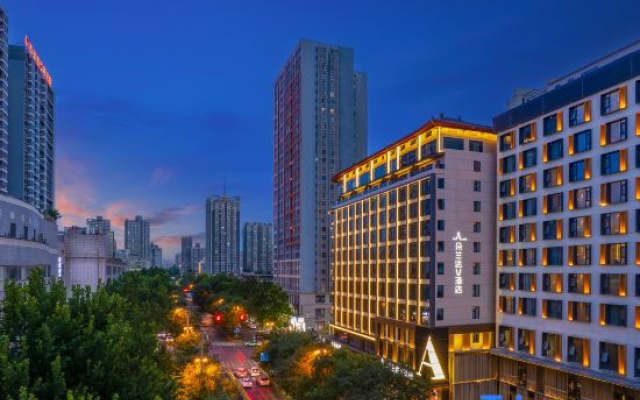 DoALand V Hotel (Xi'an Bell Tower Yongningmen Subway Station Branch)