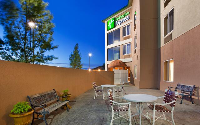 Holiday Inn Express Hotel and Suites Kings Mountain, an IHG Hotel